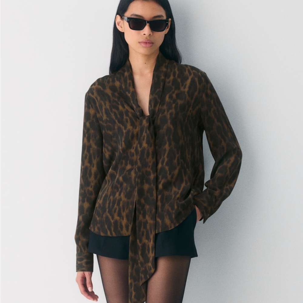 Aritzia Babaton Hestia Blouse, Size small, NWT